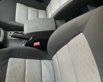Серый Шкода Октавия, объемом двигателя 1.6 л и пробегом 306 тыс. км за 7500 $, фото 2 на Automoto.ua