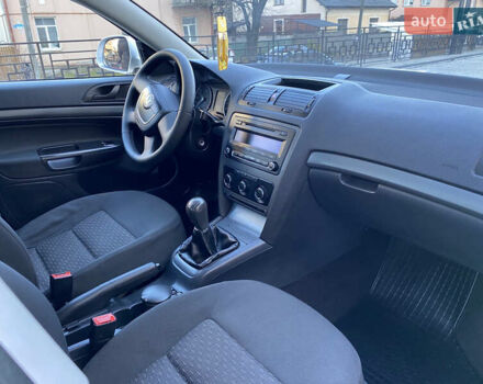 Серый Шкода Октавия, объемом двигателя 1.6 л и пробегом 225 тыс. км за 7999 $, фото 58 на Automoto.ua