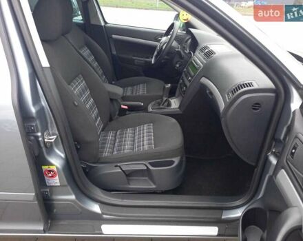 Сірий Шкода Октавія, об'ємом двигуна 1.6 л та пробігом 242 тис. км за 9750 $, фото 13 на Automoto.ua