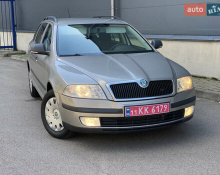 Серый Шкода Октавия, объемом двигателя 1.6 л и пробегом 215 тыс. км за 7500 $, фото 28 на Automoto.ua
