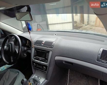 Серый Шкода Октавия, объемом двигателя 1.6 л и пробегом 312 тыс. км за 7600 $, фото 4 на Automoto.ua