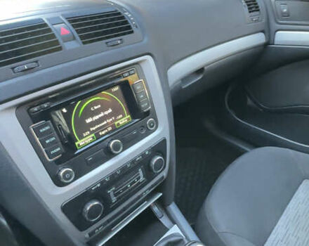 Сірий Шкода Октавія, об'ємом двигуна 1.6 л та пробігом 251 тис. км за 7300 $, фото 7 на Automoto.ua