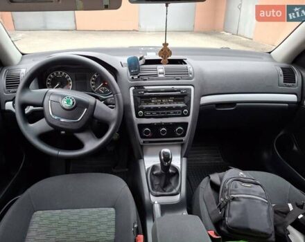 Сірий Шкода Октавія, об'ємом двигуна 2.01 л та пробігом 245 тис. км за 8200 $, фото 15 на Automoto.ua
