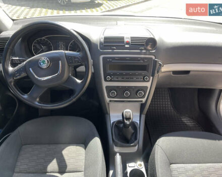 Серый Шкода Октавия, объемом двигателя 1.6 л и пробегом 290 тыс. км за 8900 $, фото 8 на Automoto.ua