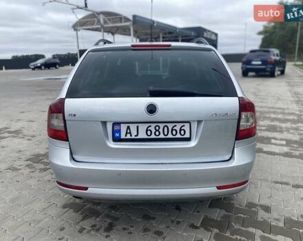 Серый Шкода Октавия, объемом двигателя 2.01 л и пробегом 222 тыс. км за 9000 $, фото 5 на Automoto.ua