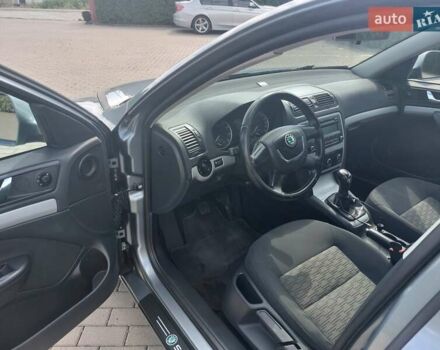 Серый Шкода Октавия, объемом двигателя 1.4 л и пробегом 206 тыс. км за 7400 $, фото 7 на Automoto.ua