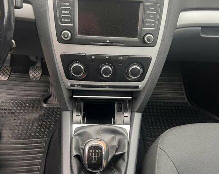 Серый Шкода Октавия, объемом двигателя 1.6 л и пробегом 252 тыс. км за 8950 $, фото 16 на Automoto.ua