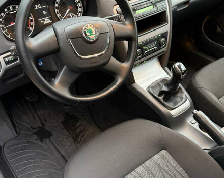 Серый Шкода Октавия, объемом двигателя 1.6 л и пробегом 205 тыс. км за 9600 $, фото 25 на Automoto.ua