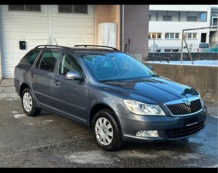 Сірий Шкода Октавія, об'ємом двигуна 1.6 л та пробігом 180 тис. км за 10000 $, фото 1 на Automoto.ua