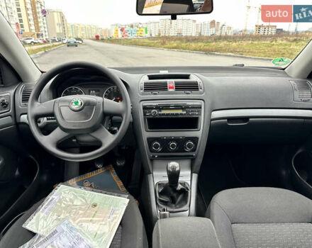 Серый Шкода Октавия, объемом двигателя 1.6 л и пробегом 215 тыс. км за 7999 $, фото 57 на Automoto.ua