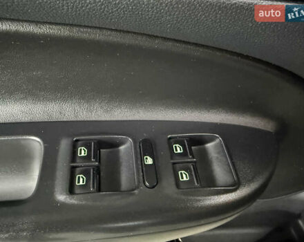 Сірий Шкода Октавія, об'ємом двигуна 2 л та пробігом 270 тис. км за 12000 $, фото 67 на Automoto.ua