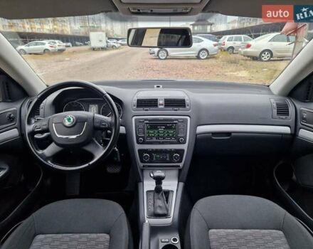 Серый Шкода Октавия, объемом двигателя 2 л и пробегом 284 тыс. км за 11450 $, фото 39 на Automoto.ua