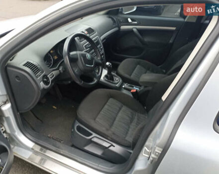 Шкода Октавия 2012 в Киеве на Automoto.ua Серый Шкода Октавия, объемом двигателя 1.6 л и пробегом 283 тыс. км за 7700 $, фото 8 на Automoto.ua
