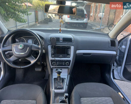 Шкода Октавия 2012 в Виннице на Automoto.ua Серый Шкода Октавия, объемом двигателя 1.6 л и пробегом 220 тыс. км за 8500 $, фото 13 на Automoto.ua