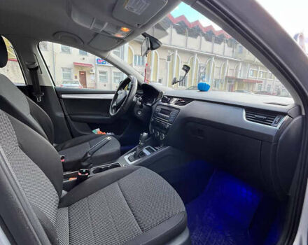 Шкода Октавия 2013 в Тернополе на Automoto.ua Серый Шкода Октавия, объемом двигателя 1.6 л и пробегом 298 тыс. км за 9150 $, фото 8 на Automoto.ua