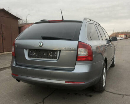 Шкода Октавія 2013 у Луцьку на Automoto.ua Сірий Шкода Октавія, об'ємом двигуна 2 л та пробігом 263 тис. км за 9300 $, фото 10 на Automoto.ua