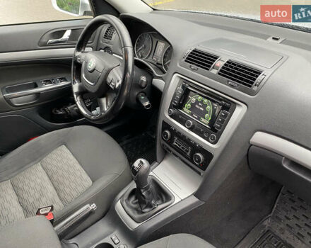 Серый Шкода Октавия, объемом двигателя 1.97 л и пробегом 242 тыс. км за 9500 $, фото 33 на Automoto.ua