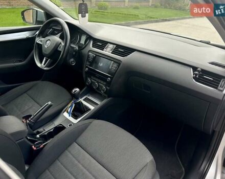 Серый Шкода Октавия, объемом двигателя 1.6 л и пробегом 238 тыс. км за 10500 $, фото 4 на Automoto.ua