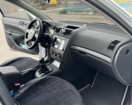 Серый Шкода Октавия, объемом двигателя 2 л и пробегом 200 тыс. км за 10200 $, фото 20 на Automoto.ua