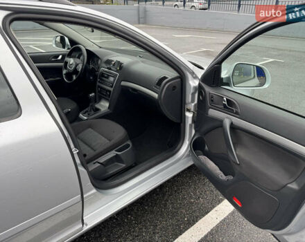 Сірий Шкода Октавія, об'ємом двигуна 1.8 л та пробігом 340 тис. км за 6900 $, фото 20 на Automoto.ua