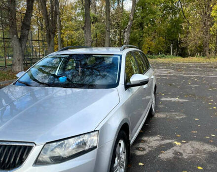 Шкода Октавия 2013 в Тернополе на Automoto.ua Серый Шкода Октавия, объемом двигателя 1.6 л и пробегом 298 тыс. км за 9150 $, фото 7 на Automoto.ua