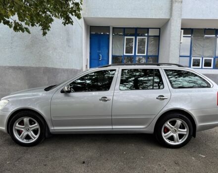 Серый Шкода Октавия, объемом двигателя 2 л и пробегом 200 тыс. км за 10200 $, фото 2 на Automoto.ua