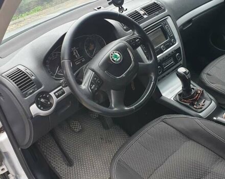 Сірий Шкода Октавія, об'ємом двигуна 2 л та пробігом 230 тис. км за 10900 $, фото 13 на Automoto.ua