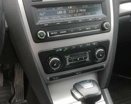 Шкода Октавія 2013 у Луцьку на Automoto.ua Сірий Шкода Октавія, об'ємом двигуна 2 л та пробігом 263 тис. км за 9300 $, фото 15 на Automoto.ua