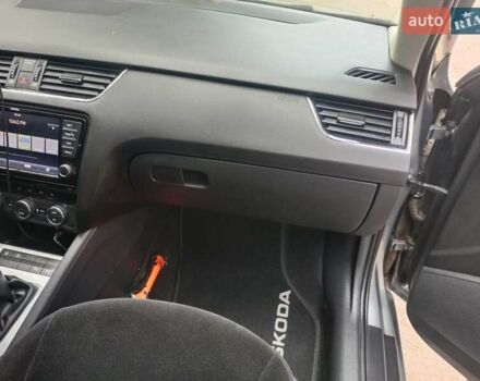 Серый Шкода Октавия, объемом двигателя 1.6 л и пробегом 336 тыс. км за 10300 $, фото 10 на Automoto.ua