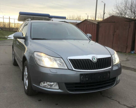 Шкода Октавія 2013 у Луцьку на Automoto.ua Сірий Шкода Октавія, об'ємом двигуна 2 л та пробігом 263 тис. км за 9300 $, фото 7 на Automoto.ua