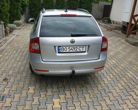 Сірий Шкода Октавія, об'ємом двигуна 2 л та пробігом 230 тис. км за 10900 $, фото 1 на Automoto.ua