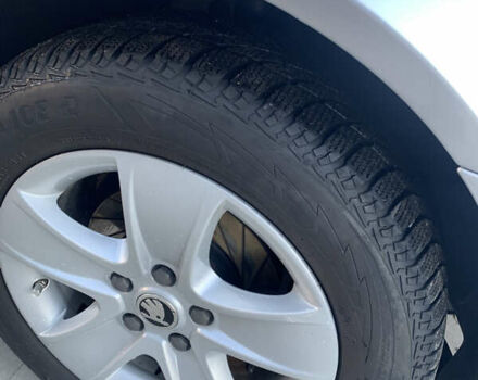 Серый Шкода Октавия, объемом двигателя 1.6 л и пробегом 275 тыс. км за 10000 $, фото 3 на Automoto.ua