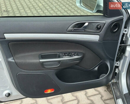 Серый Шкода Октавия, объемом двигателя 2 л и пробегом 218 тыс. км за 9999 $, фото 20 на Automoto.ua