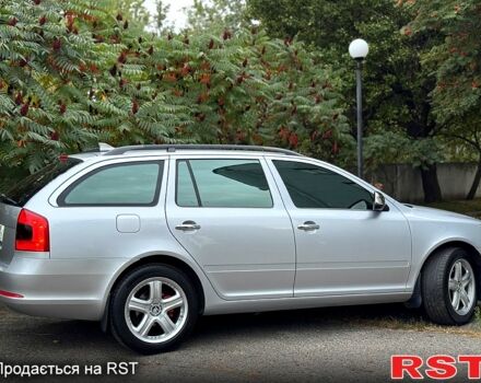 Серый Шкода Октавия, объемом двигателя 2 л и пробегом 200 тыс. км за 10200 $, фото 2 на Automoto.ua