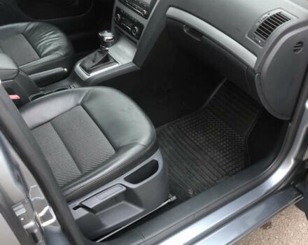 Шкода Октавія 2013 у Луцьку на Automoto.ua Сірий Шкода Октавія, об'ємом двигуна 2 л та пробігом 263 тис. км за 9300 $, фото 29 на Automoto.ua