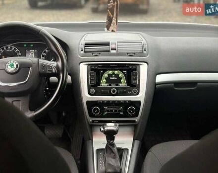 Серый Шкода Октавия, объемом двигателя 2 л и пробегом 240 тыс. км за 8700 $, фото 5 на Automoto.ua