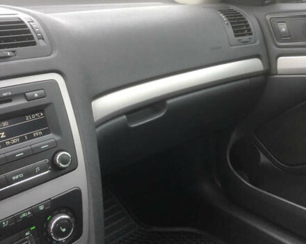 Шкода Октавія 2013 у Луцьку на Automoto.ua Сірий Шкода Октавія, об'ємом двигуна 2 л та пробігом 263 тис. км за 9300 $, фото 22 на Automoto.ua