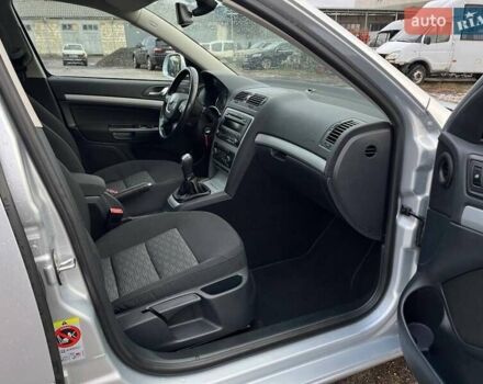 Серый Шкода Октавия, объемом двигателя 1.6 л и пробегом 206 тыс. км за 9999 $, фото 25 на Automoto.ua