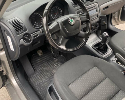 Сірий Шкода Октавія, об'ємом двигуна 1.6 л та пробігом 257 тис. км за 8500 $, фото 8 на Automoto.ua