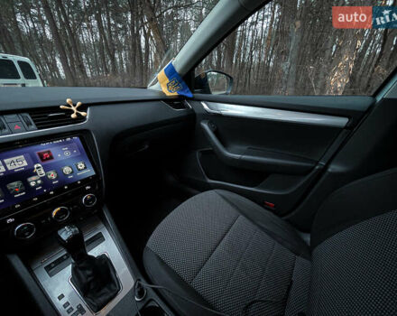 Сірий Шкода Октавія, об'ємом двигуна 1.6 л та пробігом 315 тис. км за 10900 $, фото 12 на Automoto.ua