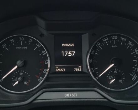 Шкода Октавия 2013 в Житомире на Automoto.ua Серый Шкода Октавия, объемом двигателя 1.6 л и пробегом 226 тыс. км за 9750 $, фото 7 на Automoto.ua