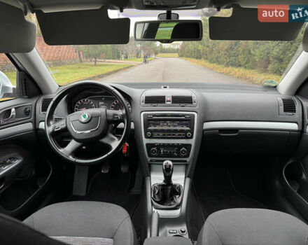 Серый Шкода Октавия, объемом двигателя 1.6 л и пробегом 206 тыс. км за 9450 $, фото 1 на Automoto.ua