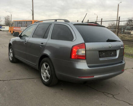 Шкода Октавія 2013 у Луцьку на Automoto.ua Сірий Шкода Октавія, об'ємом двигуна 2 л та пробігом 263 тис. км за 9300 $, фото 6 на Automoto.ua