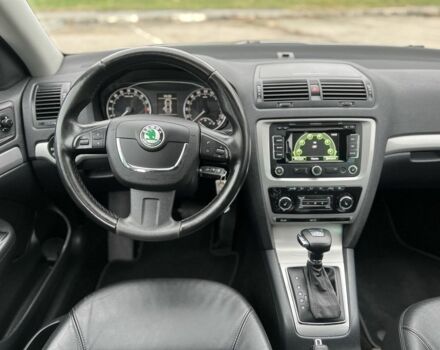 Сірий Шкода Октавія, об'ємом двигуна 2 л та пробігом 215 тис. км за 10495 $, фото 15 на Automoto.ua