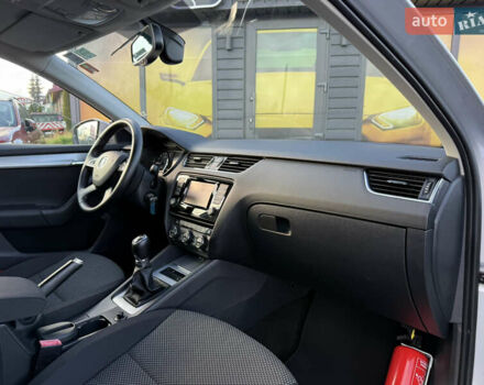 Сірий Шкода Октавія, об'ємом двигуна 1.6 л та пробігом 230 тис. км за 10999 $, фото 28 на Automoto.ua