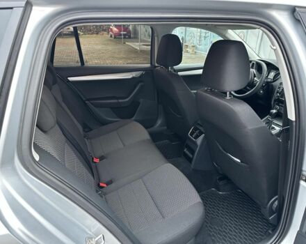 Серый Шкода Октавия, объемом двигателя 2 л и пробегом 300 тыс. км за 11200 $, фото 6 на Automoto.ua