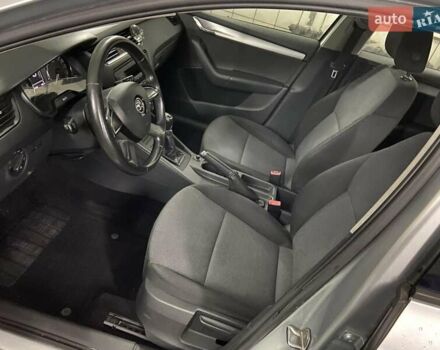 Шкода Октавия 2014 в Ужгороде на Automoto.ua Серый Шкода Октавия, объемом двигателя 1.6 л и пробегом 225 тыс. км за 10900 $, фото 6 на Automoto.ua