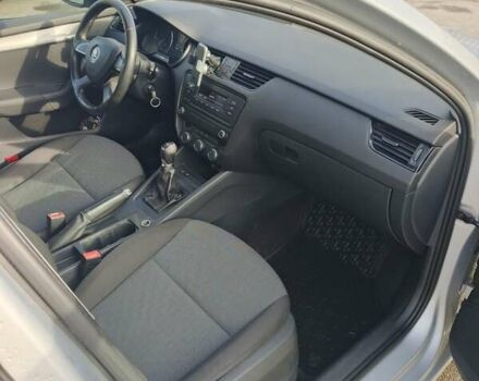Шкода Октавія 2014 у Чернігові на Automoto.ua Сірий Шкода Октавія, об'ємом двигуна 1.6 л та пробігом 235 тис. км за 8700 $, фото 4 на Automoto.ua