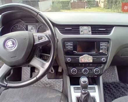 Шкода Октавия 2014 в Виноградове на Automoto.ua Серый Шкода Октавия, объемом двигателя 1.6 л и пробегом 260 тыс. км за 8500 $, фото 5 на Automoto.ua