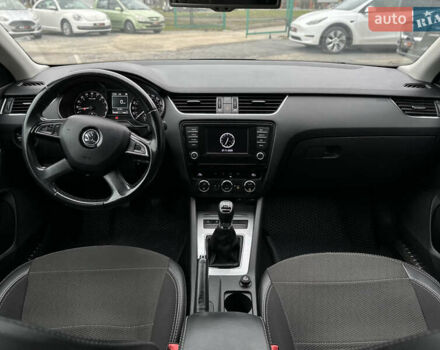 Сірий Шкода Октавія, об'ємом двигуна 1.6 л та пробігом 286 тис. км за 10999 $, фото 33 на Automoto.ua